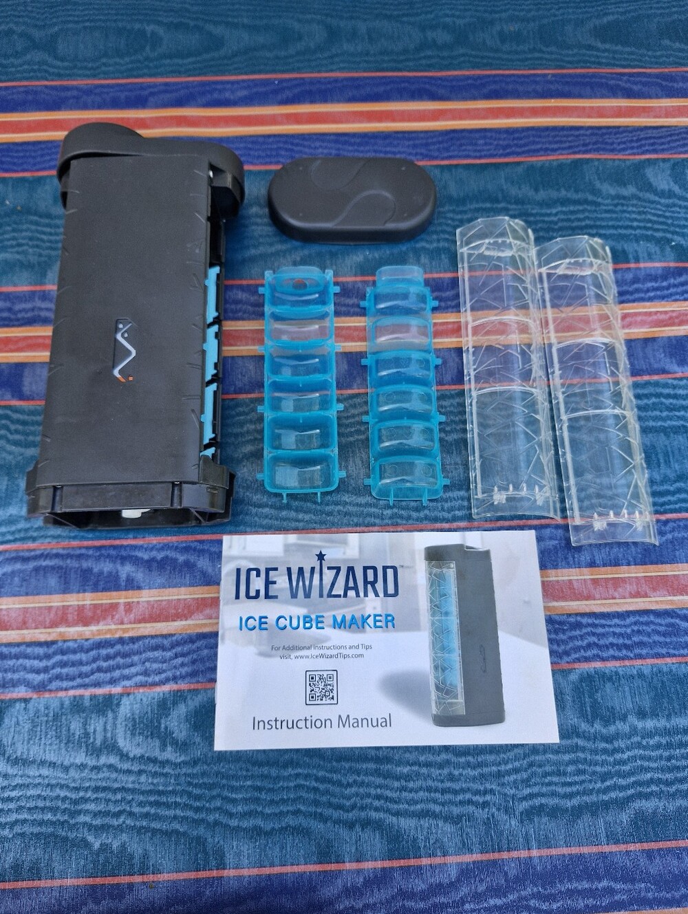 Ice Wizard Ice Cube Maker Twist Ice Dispenser w/ Box Manual 2 Trays Complete BPA